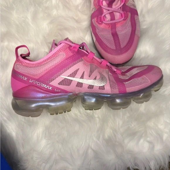 Pink Nike Women’s  Vapormax Shoes - Picture 3 of 10